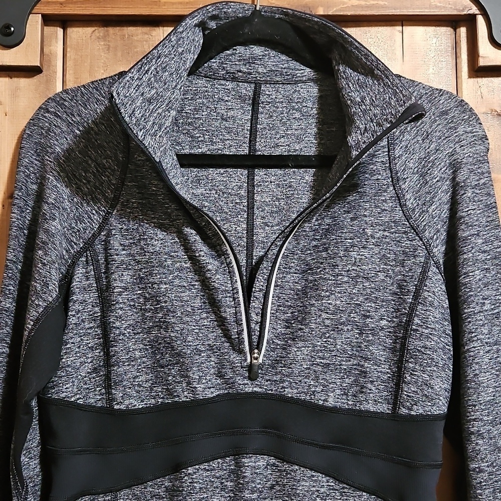 Lululemon Full Tilt Half Zip Pullover Size 8 - Picture 4 of 16
